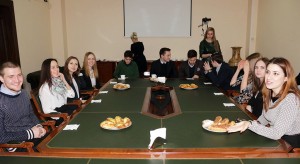 Владимир Строев пригласил студентов-«отличников» ГУУ на чашку чая